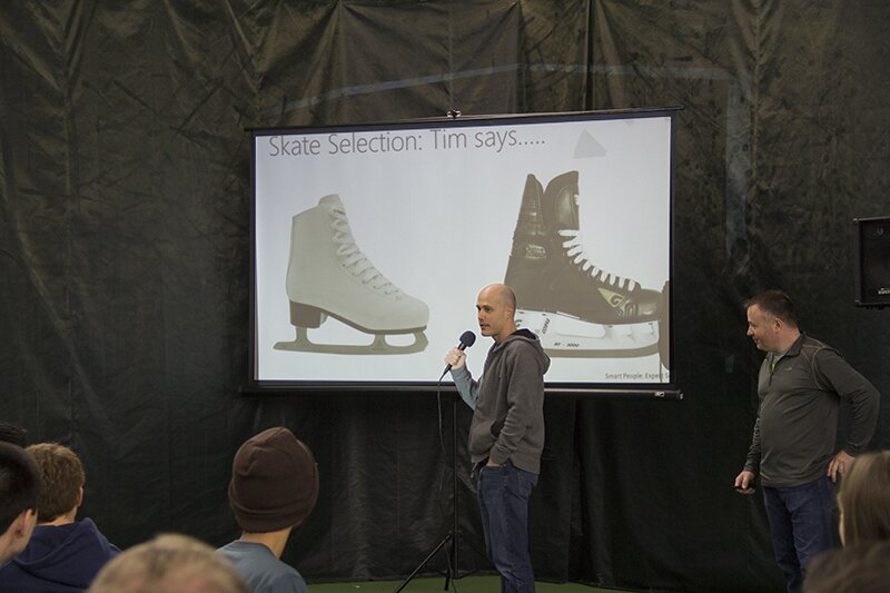 Tim Jager giving tips on choosing wihch type of ice skate to take