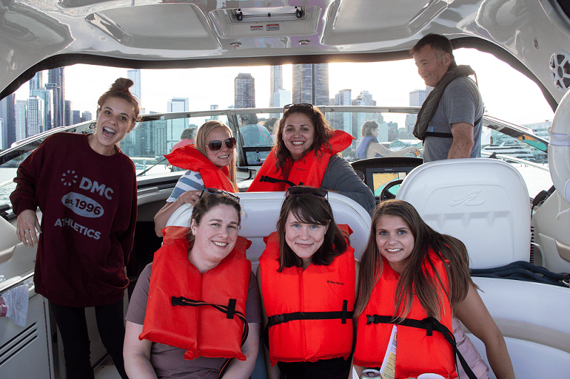 Group picture on DMC boat outing